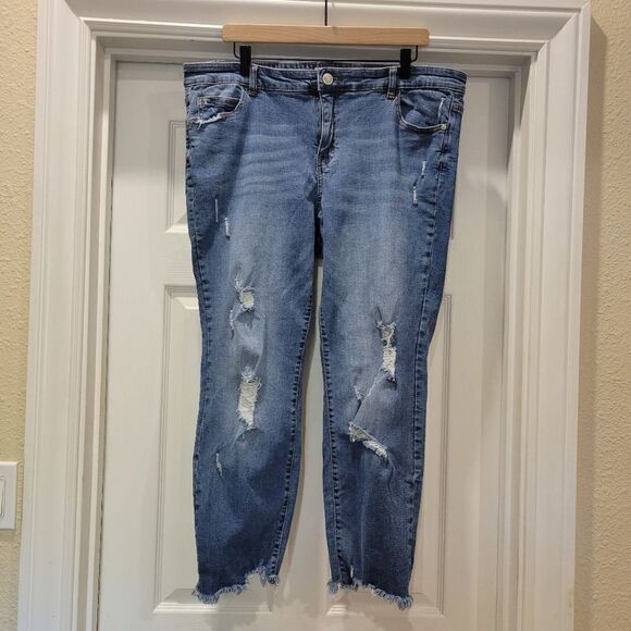 Eloquii distressed skinny jeans, 16G - Picture 3 of 13
